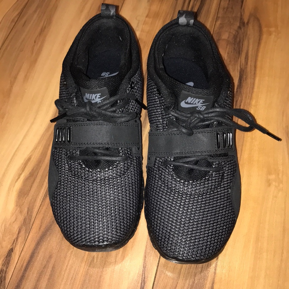 EUC Nike SB Trainerendor - Sz 6